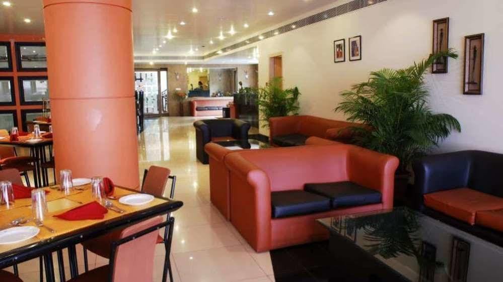 Vishwaratna Hotel Guwahati Exterior foto