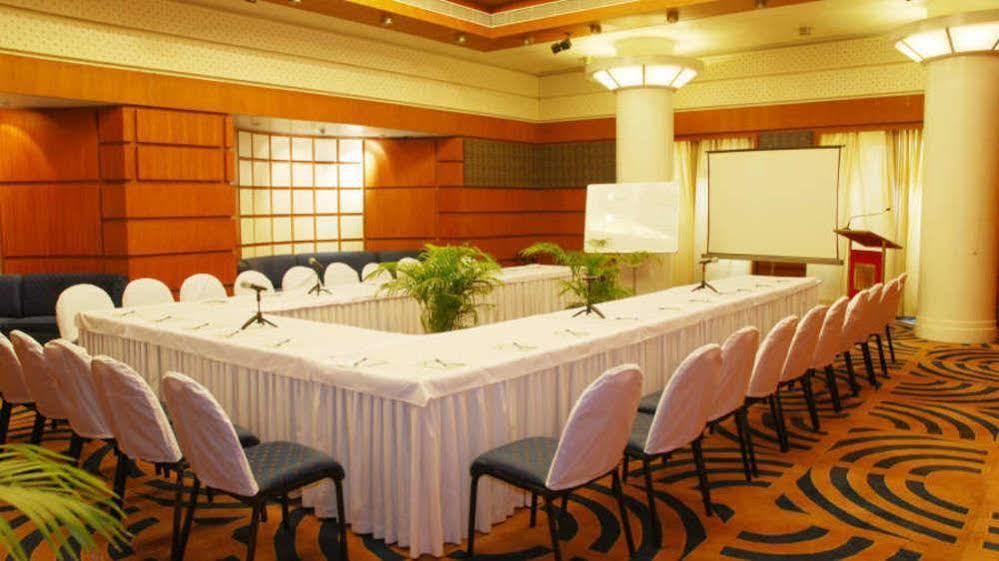 Vishwaratna Hotel Guwahati Exterior foto
