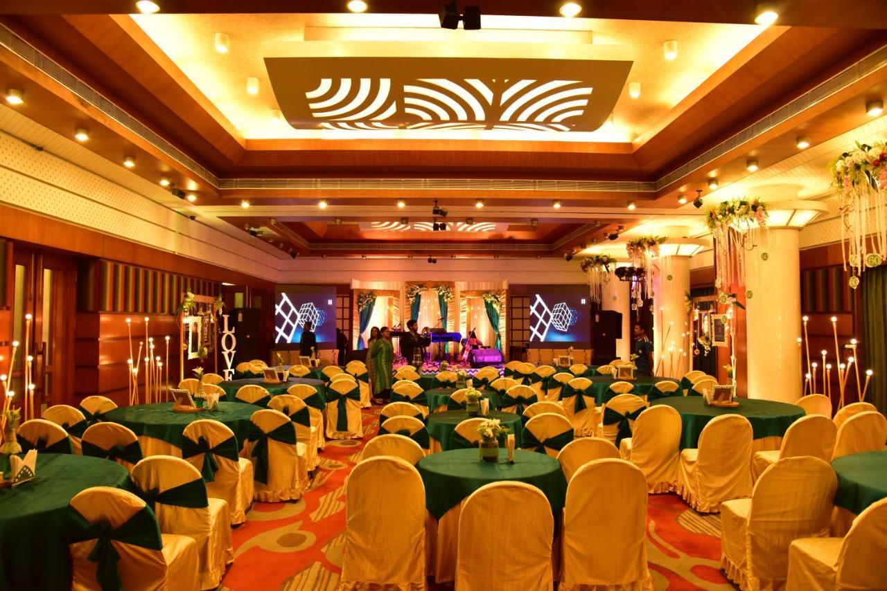 Vishwaratna Hotel Guwahati Exterior foto